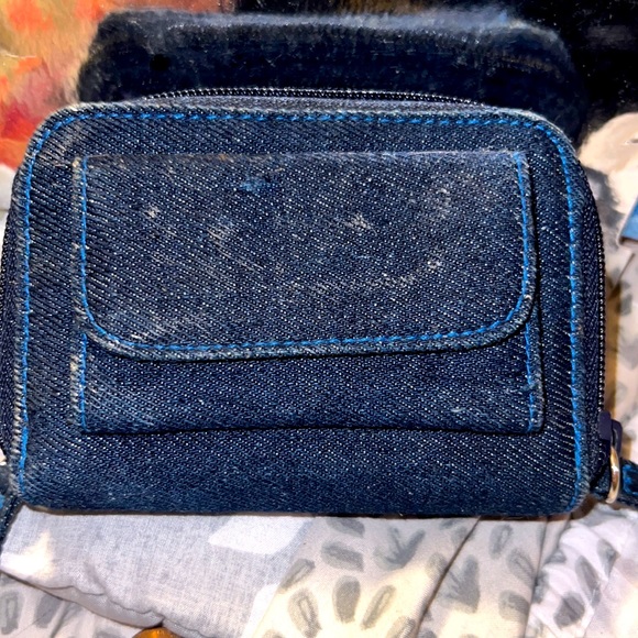 ❌(stolen)
) NWOT Blue Denim Jean Wallet (Zippered) - Picture 4 of 6